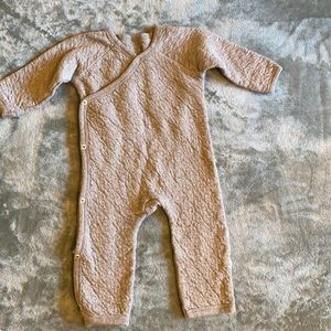 Burt’s Bees Baby, Heather grey long sleeved quilted onesie